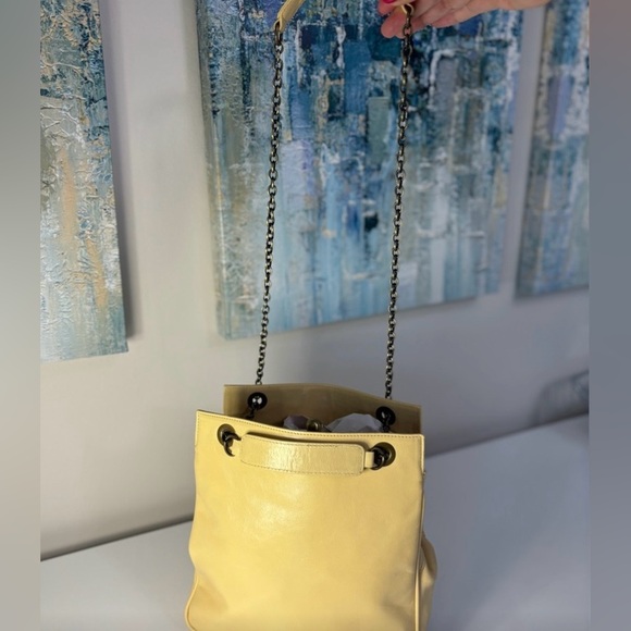 HOBO International Soft Yellow Leather Kisslock Bag with Chain Strap - Picture 5 of 12